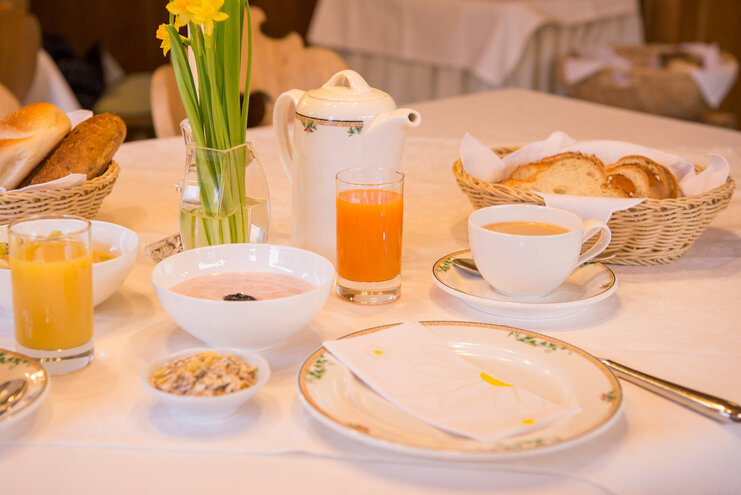 Gedeckter Tisch beim Frühstück