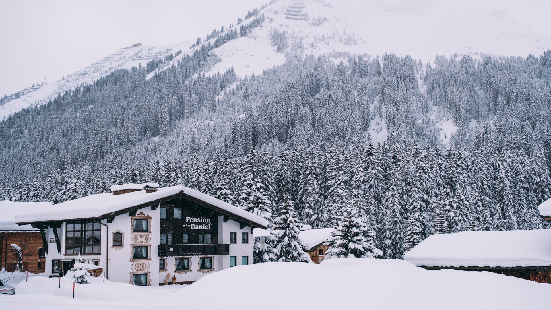 Außenansicht Pension Daniel im Winter